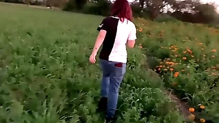 Morrita cogiendo en el cerro